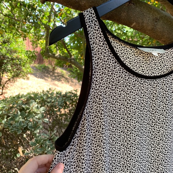 LOFT Black And White Tunic Style Flowy Tank Top - Picture 3 of 6